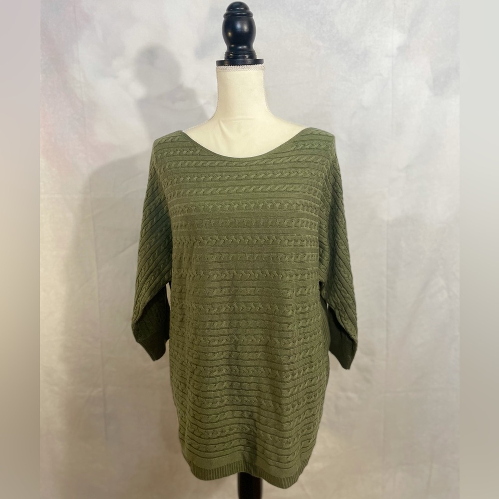 Brand: Woman’s Market & Spruce | Color: Green | Sweater|